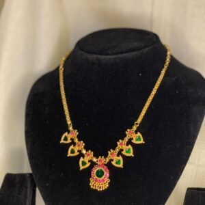 Affordable Palakka necklace with green stones. Stylish and budget-friendly.